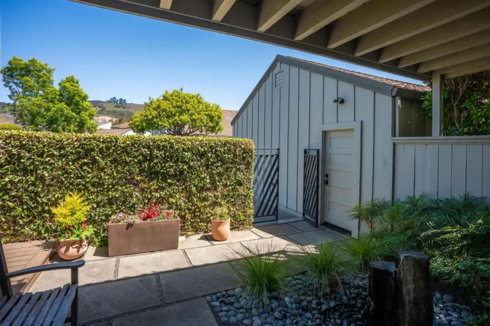 28061 Heron Court Carmel, CA 93923
