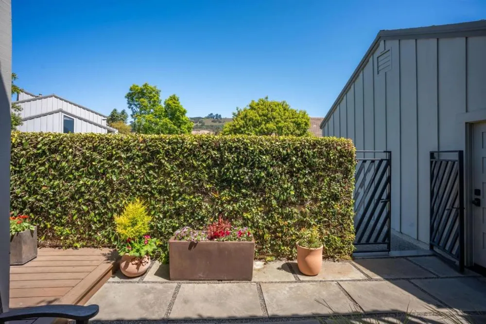 28061 Heron Court Carmel, CA 93923