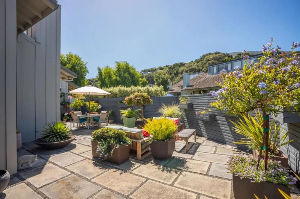 28061 Heron Court Carmel, CA 93923