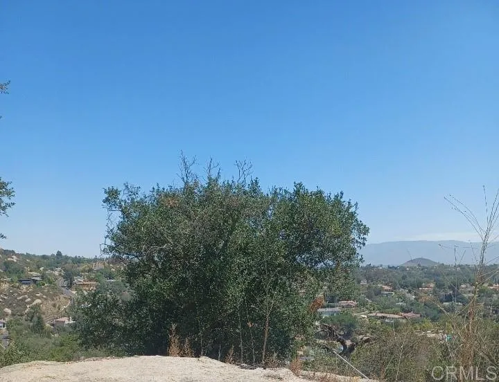 10050 Tall Oak Drive Escondido, CA 92026