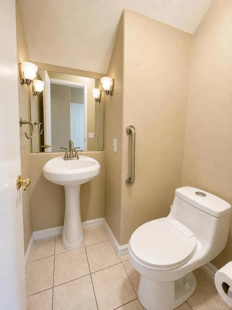 9453 Questa Pointe San Diego, CA 92126