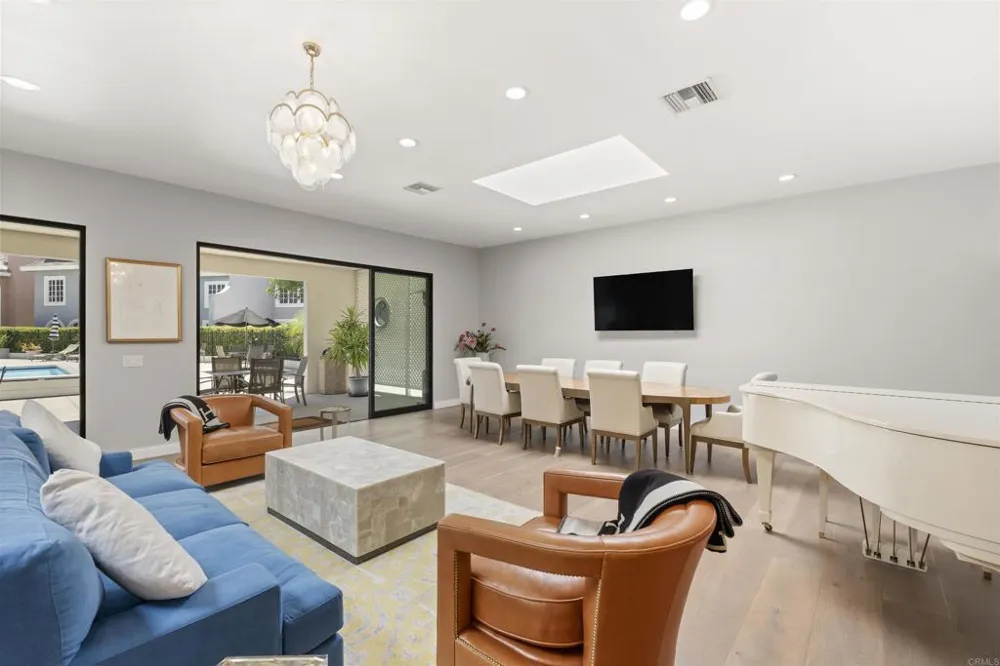 7489 Via De Fortuna Carlsbad, CA 92009