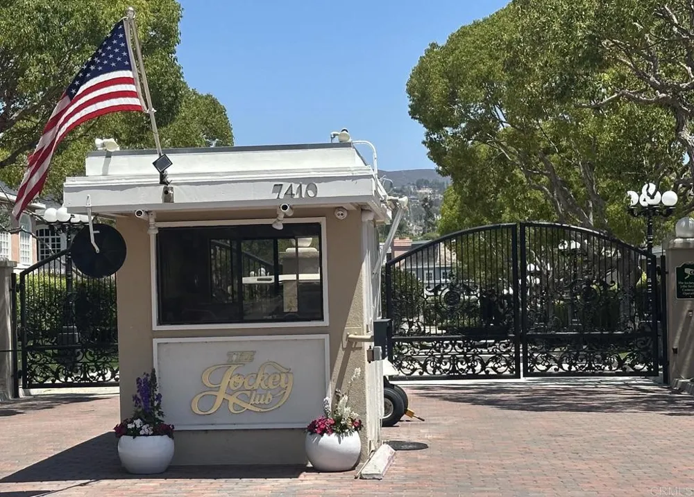 7489 Via De Fortuna Carlsbad, CA 92009