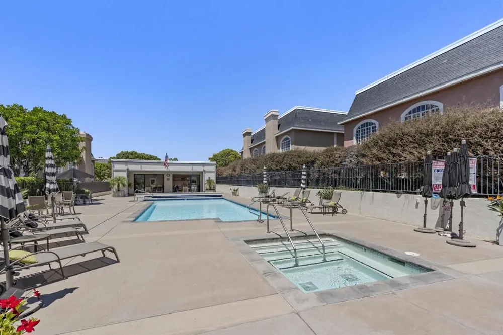 7489 Via De Fortuna Carlsbad, CA 92009