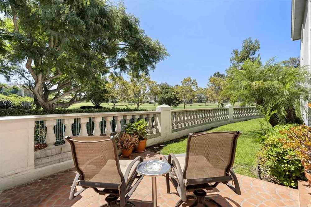 7489 Via De Fortuna Carlsbad, CA 92009