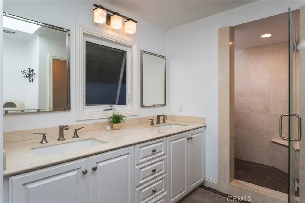 2043 Capella Court Costa Mesa, CA 92626