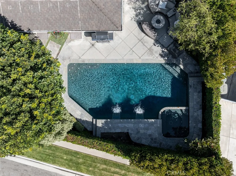 2043 Capella Court Costa Mesa, CA 92626