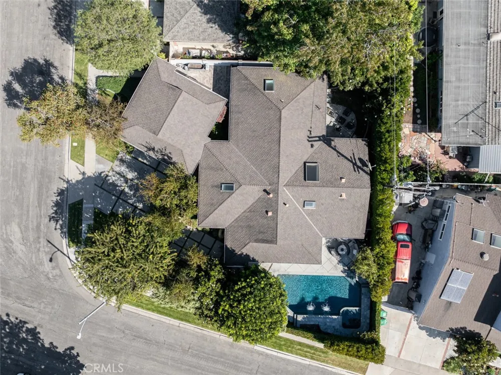 2043 Capella Court Costa Mesa, CA 92626