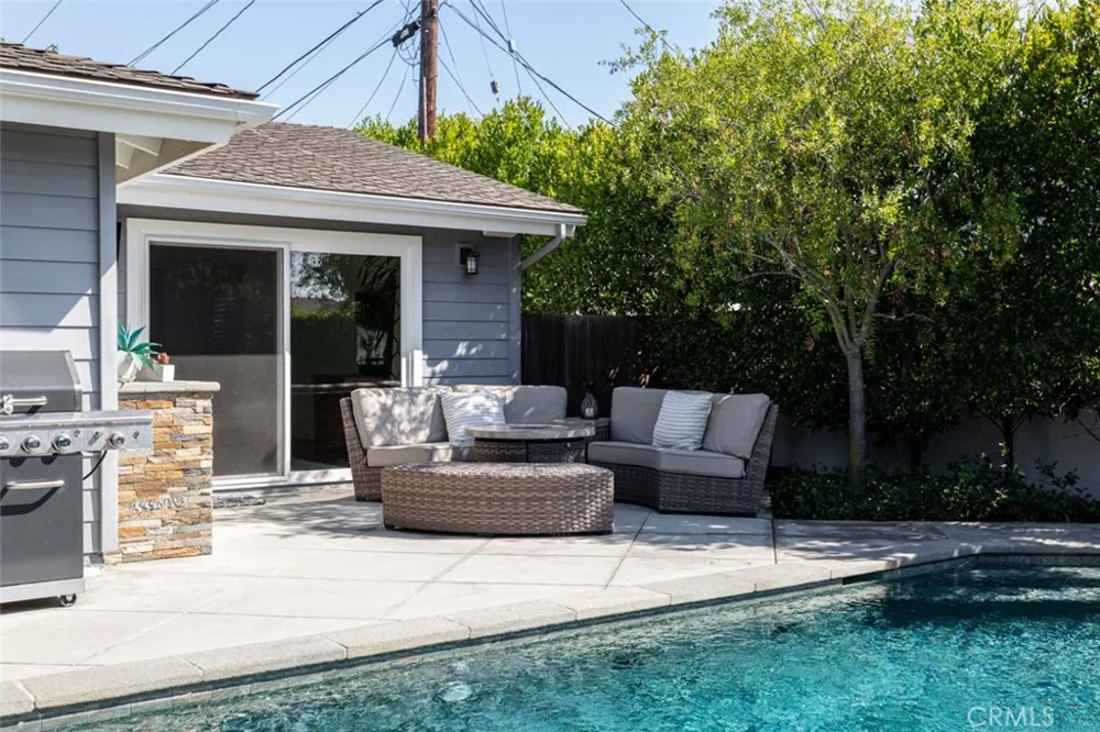 2043 Capella Court Costa Mesa, CA 92626