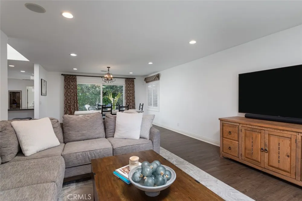 2043 Capella Court Costa Mesa, CA 92626