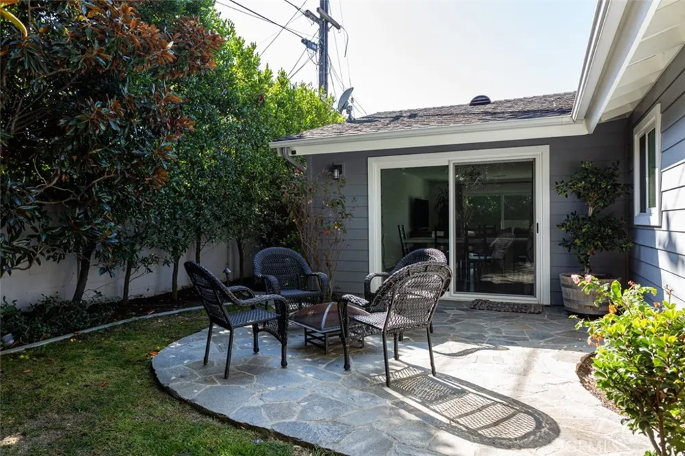 2043 Capella Court Costa Mesa, CA 92626