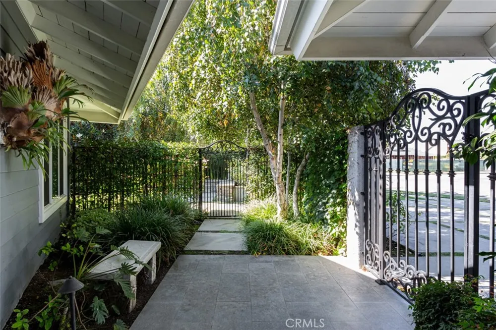 2043 Capella Court Costa Mesa, CA 92626