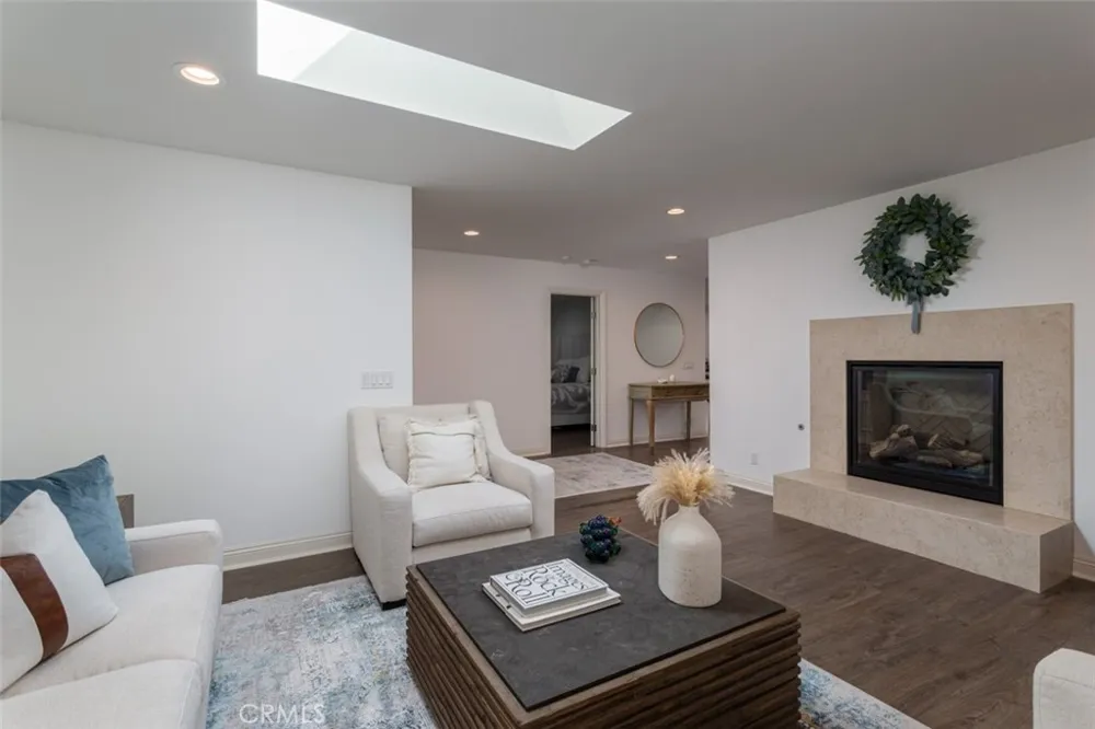 2043 Capella Court Costa Mesa, CA 92626