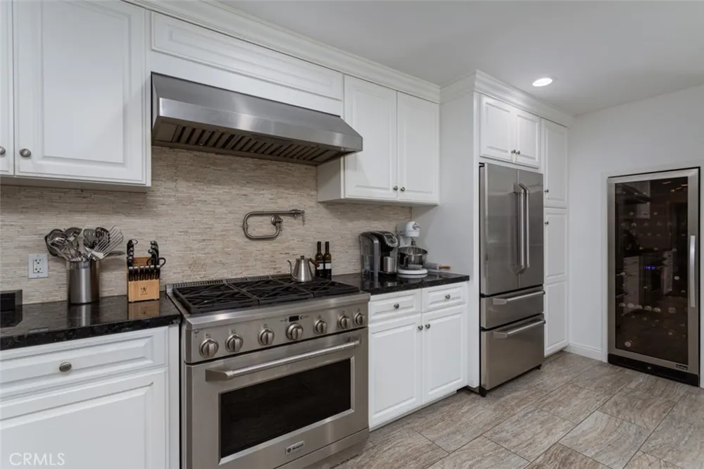 2043 Capella Court Costa Mesa, CA 92626