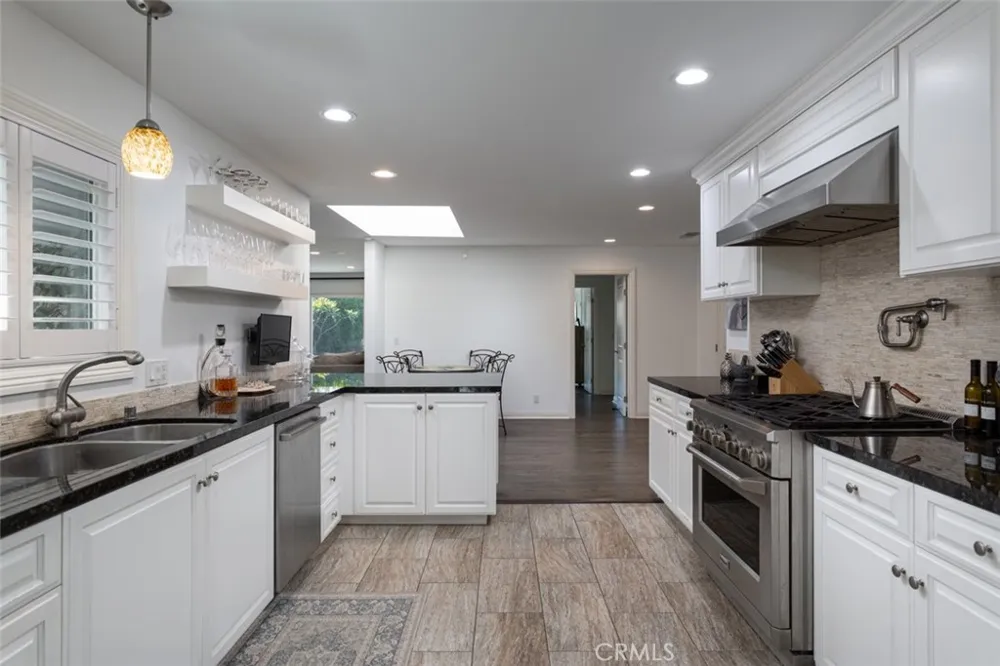 2043 Capella Court Costa Mesa, CA 92626