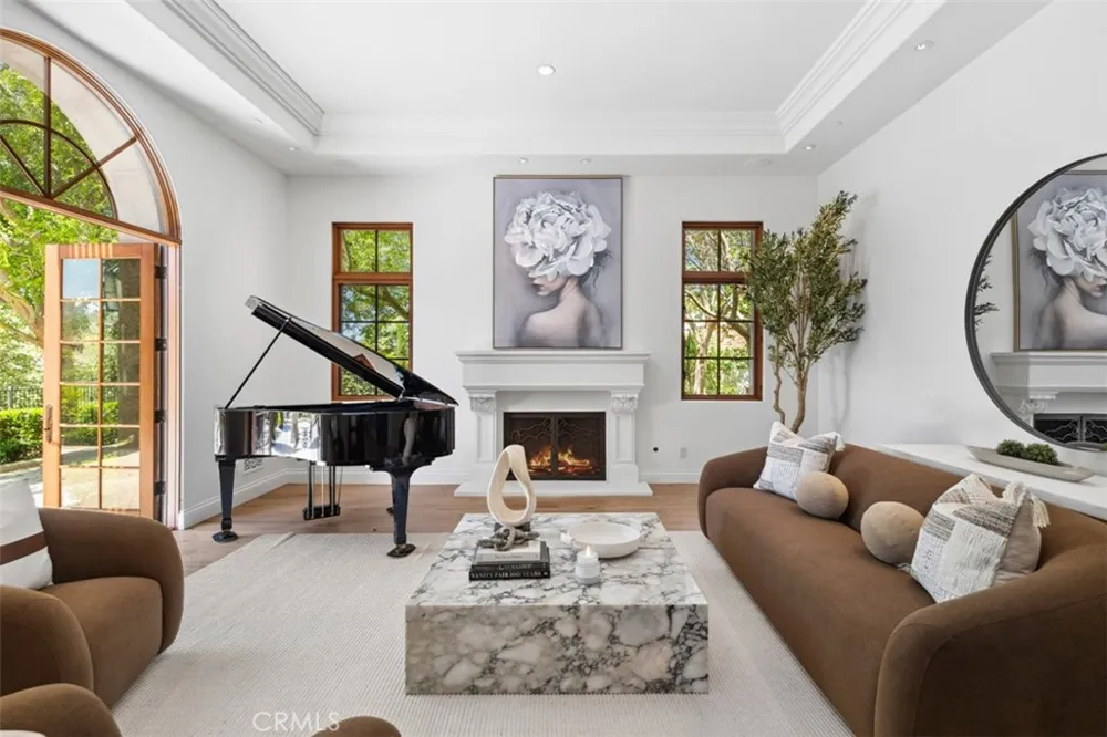 31 Black Hawk Irvine, CA 92603