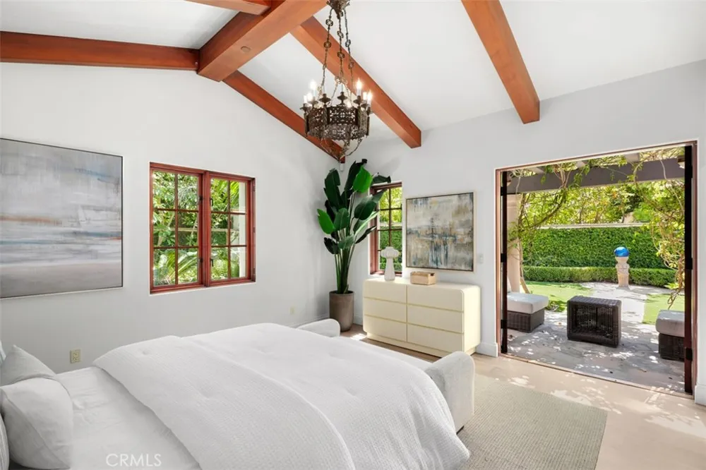 31 Black Hawk Irvine, CA 92603