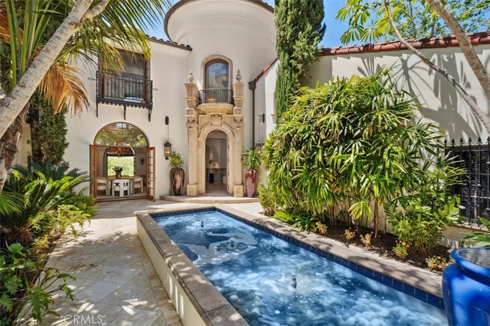 31 Black Hawk Irvine, CA 92603