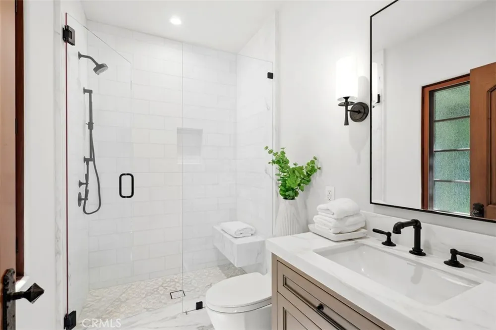 31 Black Hawk Irvine, CA 92603