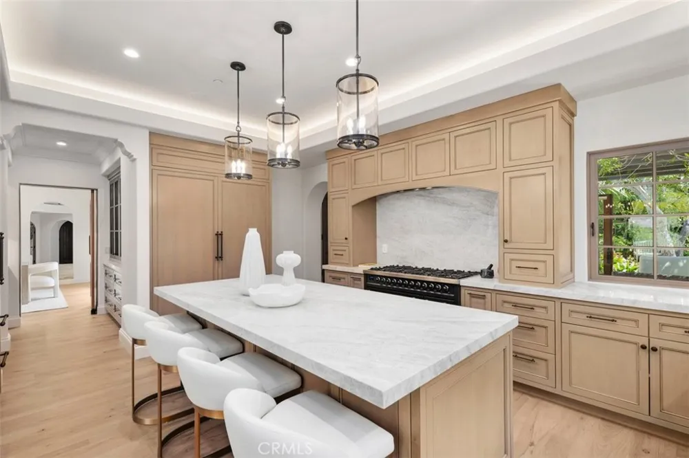 31 Black Hawk Irvine, CA 92603