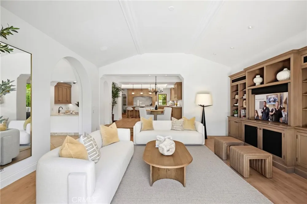 31 Black Hawk Irvine, CA 92603