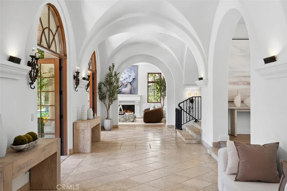 31 Black Hawk Irvine, CA 92603