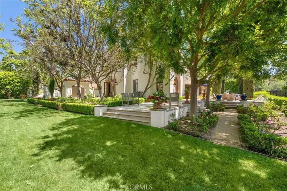 31 Black Hawk Irvine, CA 92603