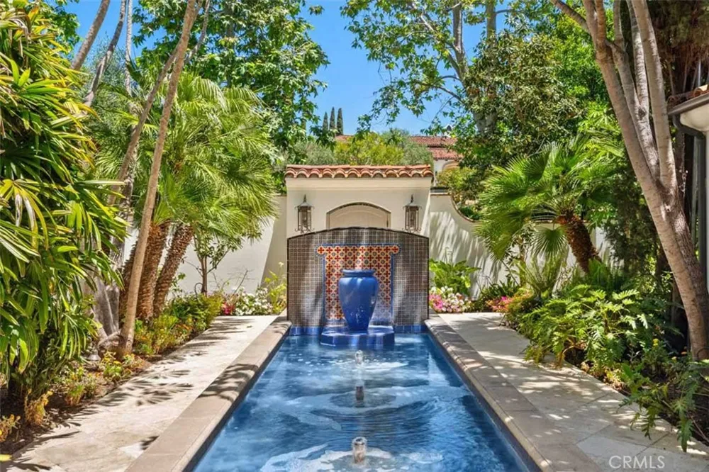 31 Black Hawk Irvine, CA 92603