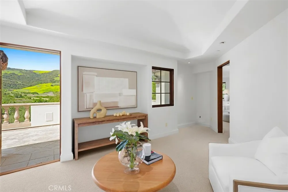 31 Black Hawk Irvine, CA 92603