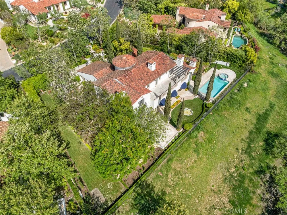 31 Black Hawk Irvine, CA 92603