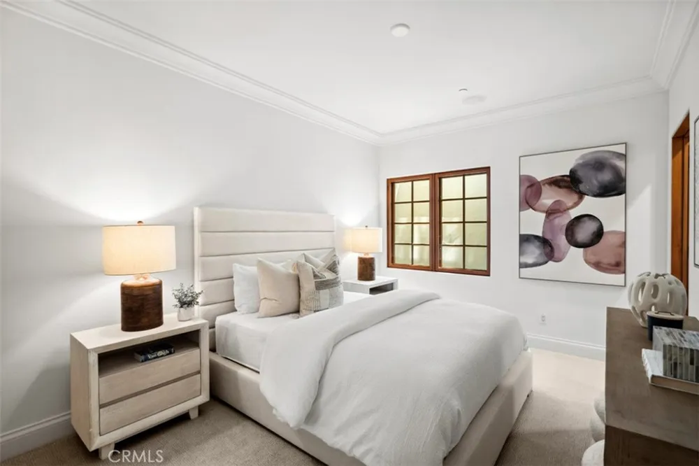 31 Black Hawk Irvine, CA 92603