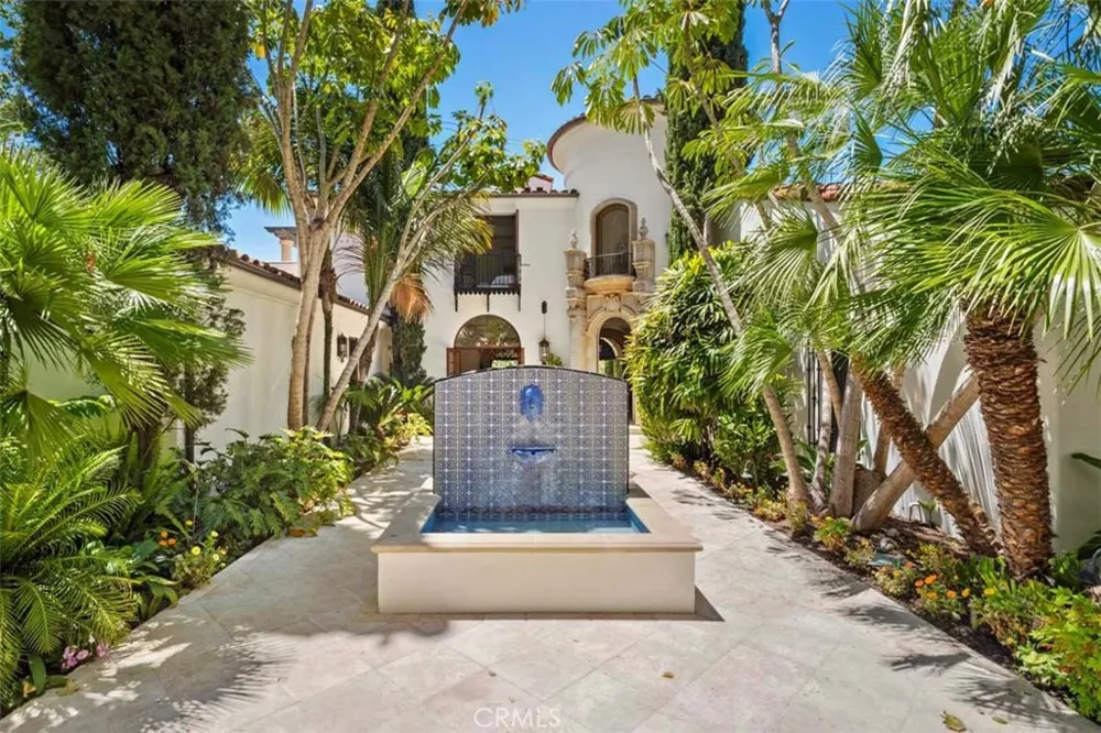 31 Black Hawk Irvine, CA 92603