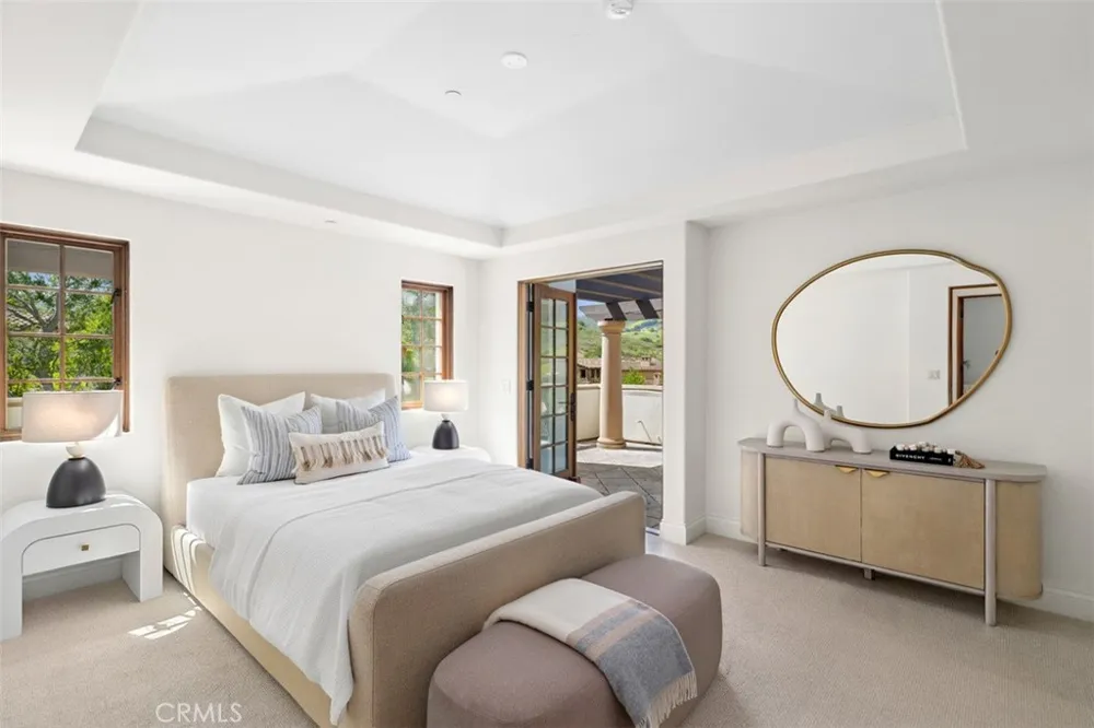 31 Black Hawk Irvine, CA 92603