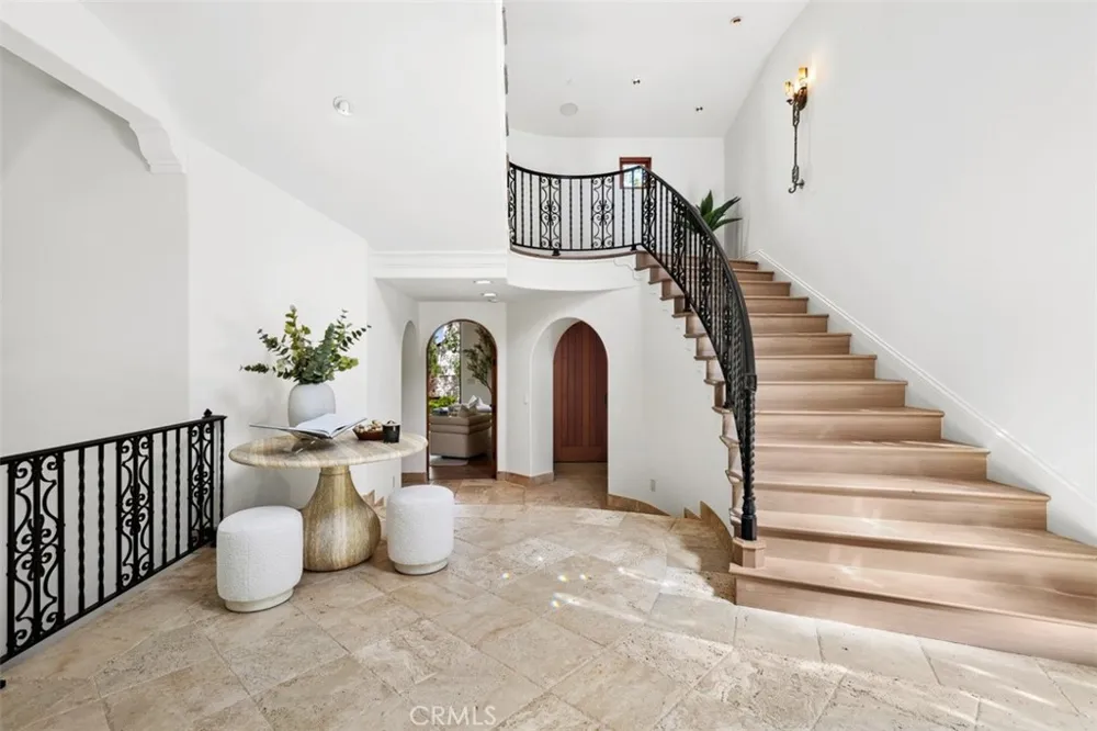 31 Black Hawk Irvine, CA 92603