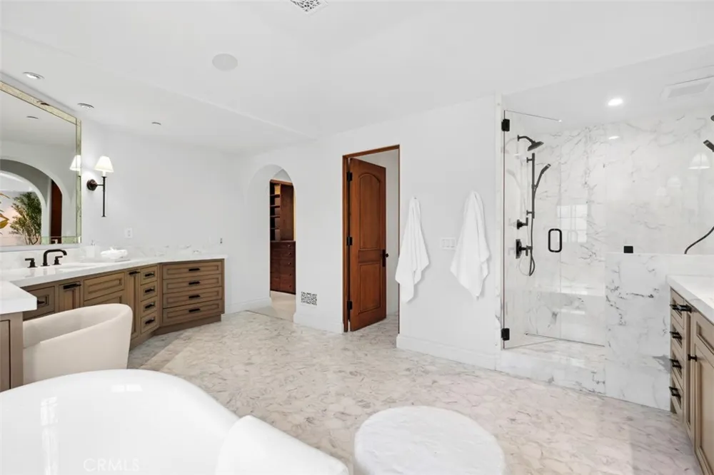 31 Black Hawk Irvine, CA 92603