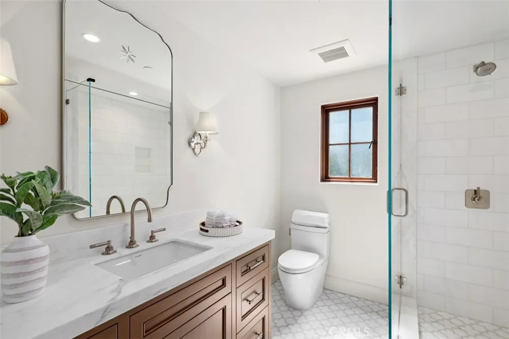 31 Black Hawk Irvine, CA 92603