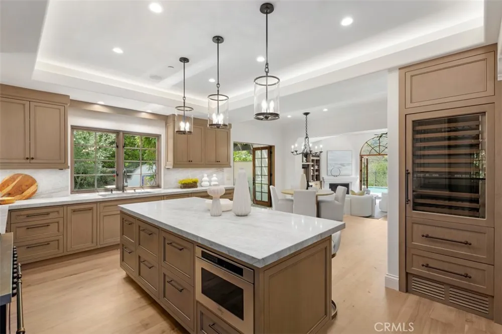 31 Black Hawk Irvine, CA 92603