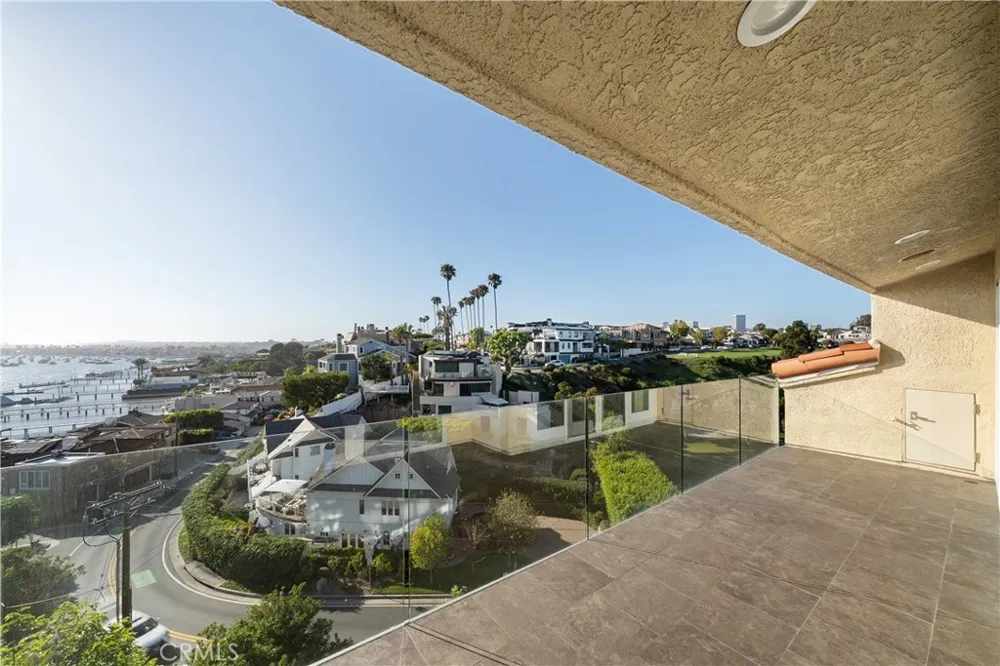 315 Carnation Corona del Mar, CA 92625