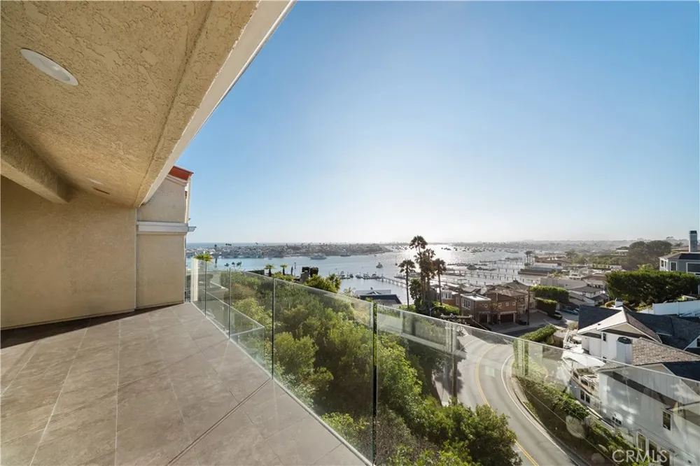 315 Carnation Corona del Mar, CA 92625