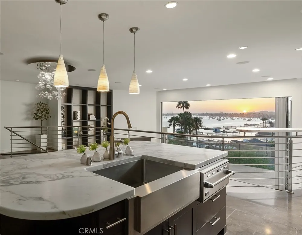 315 Carnation Corona del Mar, CA 92625