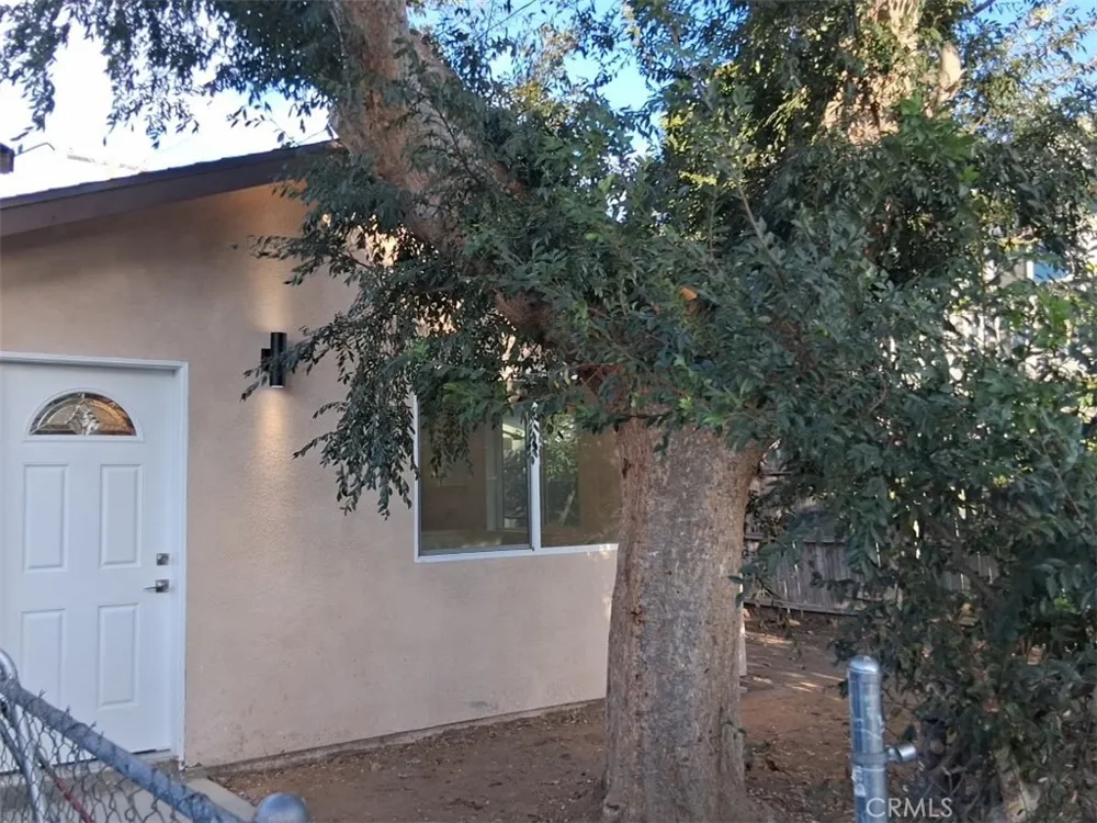 2292 10 th Riverside, CA 92507