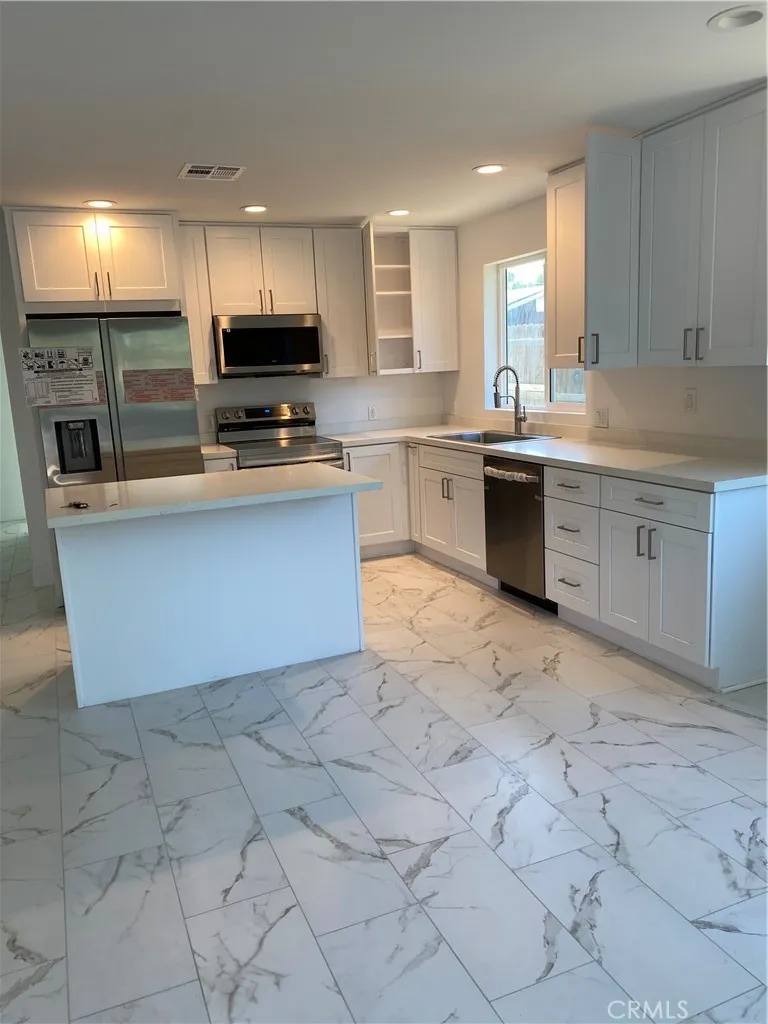 2292 10 th Riverside, CA 92507