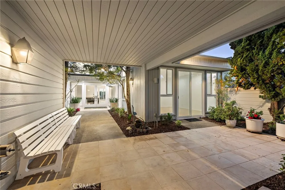 21 Montpellier Newport Beach, CA 92660