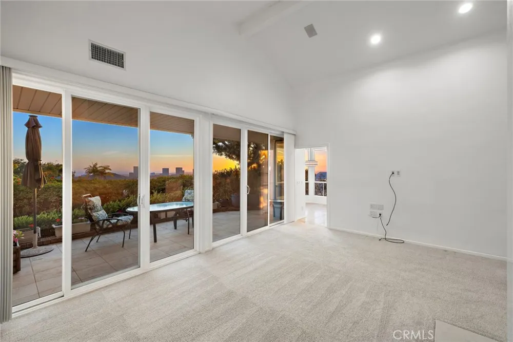21 Montpellier Newport Beach, CA 92660
