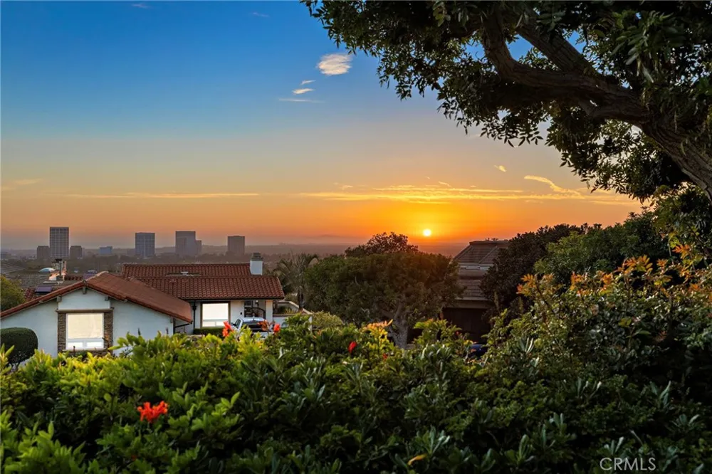 21 Montpellier Newport Beach, CA 92660