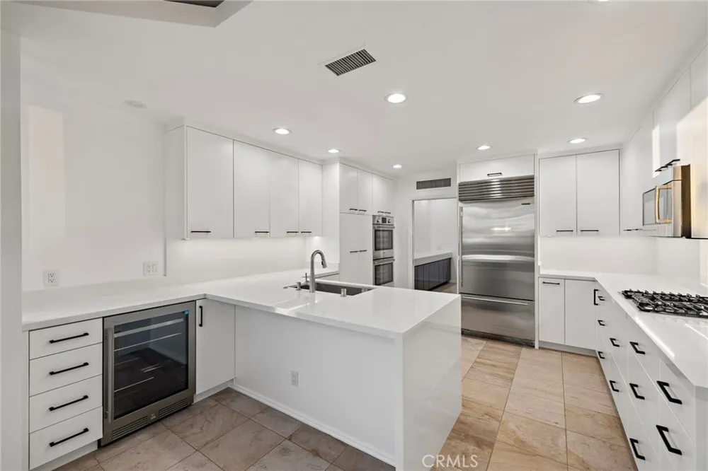 21 Montpellier Newport Beach, CA 92660