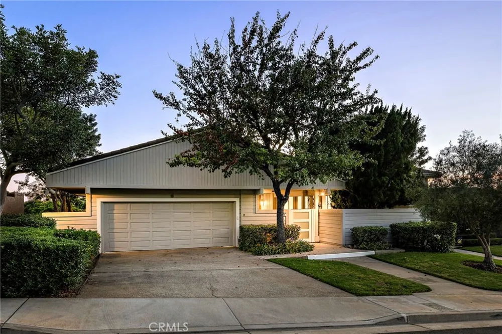 21 Montpellier Newport Beach, CA 92660