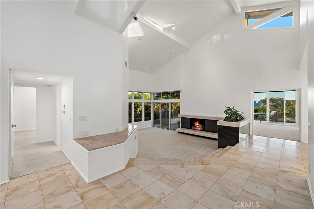 21 Montpellier Newport Beach, CA 92660