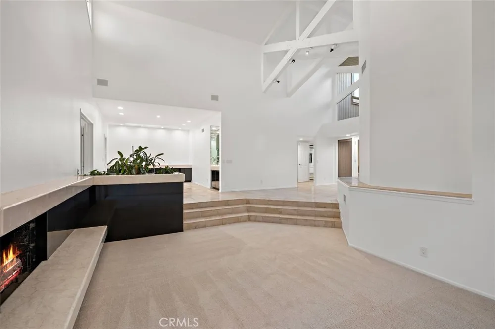 21 Montpellier Newport Beach, CA 92660