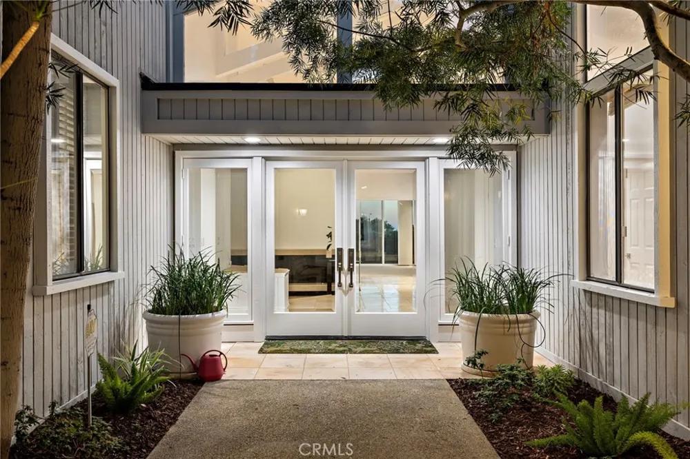 21 Montpellier Newport Beach, CA 92660